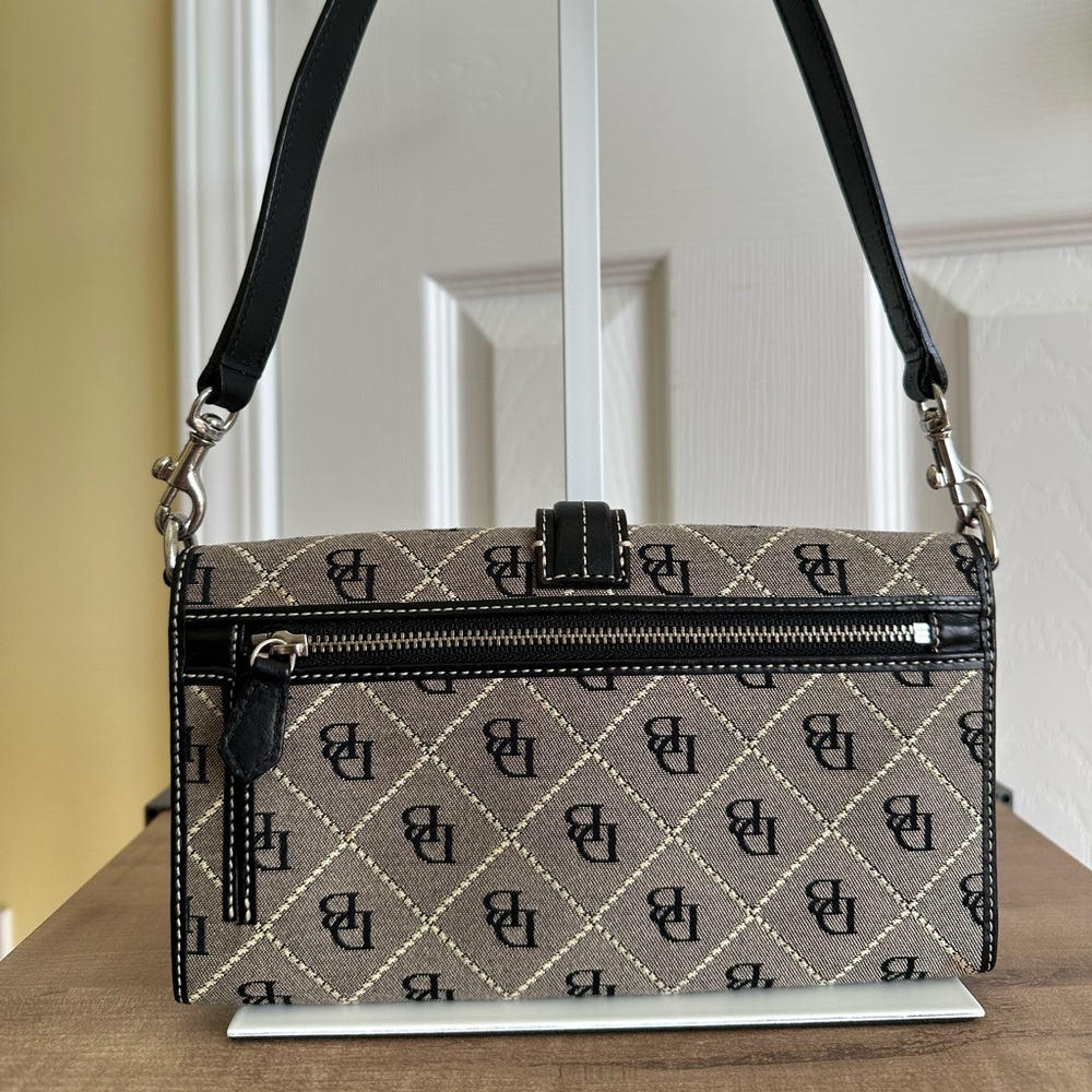 Dooney & Bourke Signature Mini Bag Or Wrislet Or … - image 5